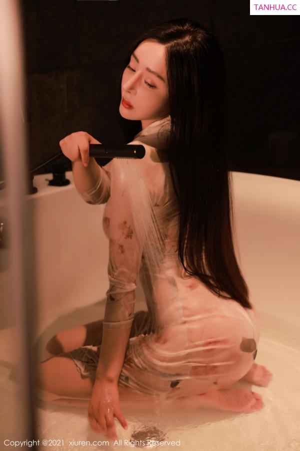 允薾  [XiuRen]高清写真图 2021.09.27 No.4002 允薾第21张图片